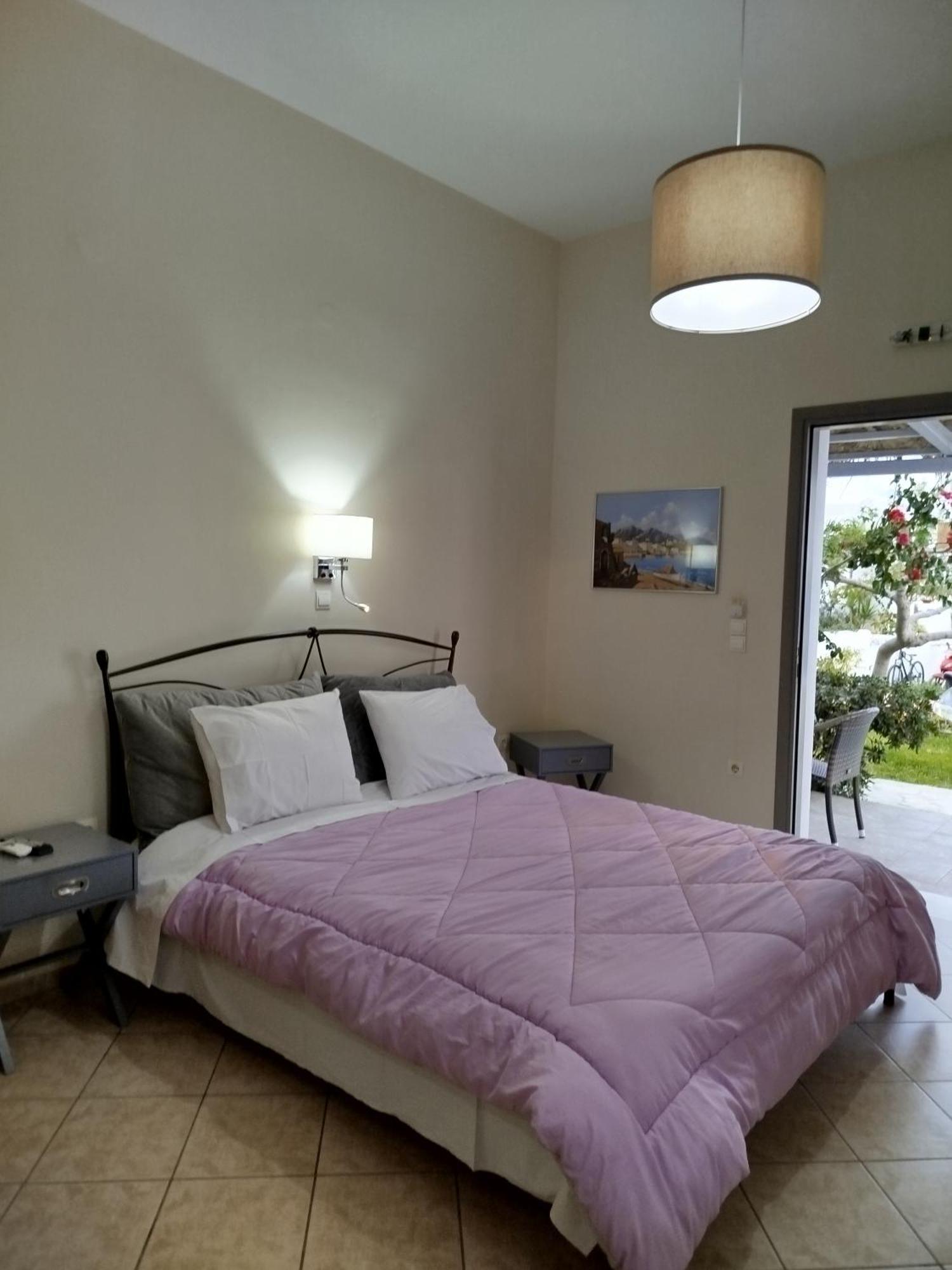 سكيروس Eleana Studios المظهر الخارجي الصورة
