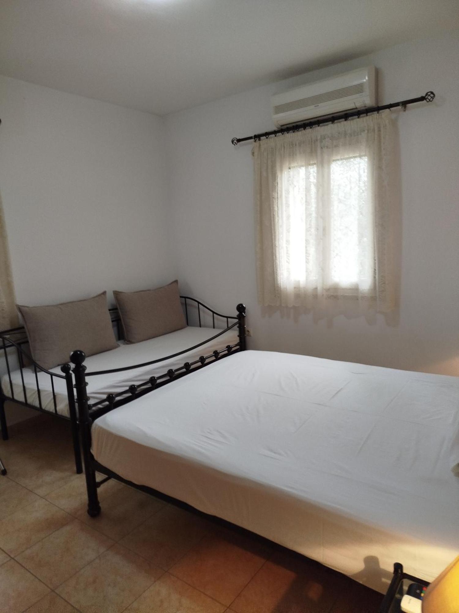 سكيروس Eleana Studios المظهر الخارجي الصورة