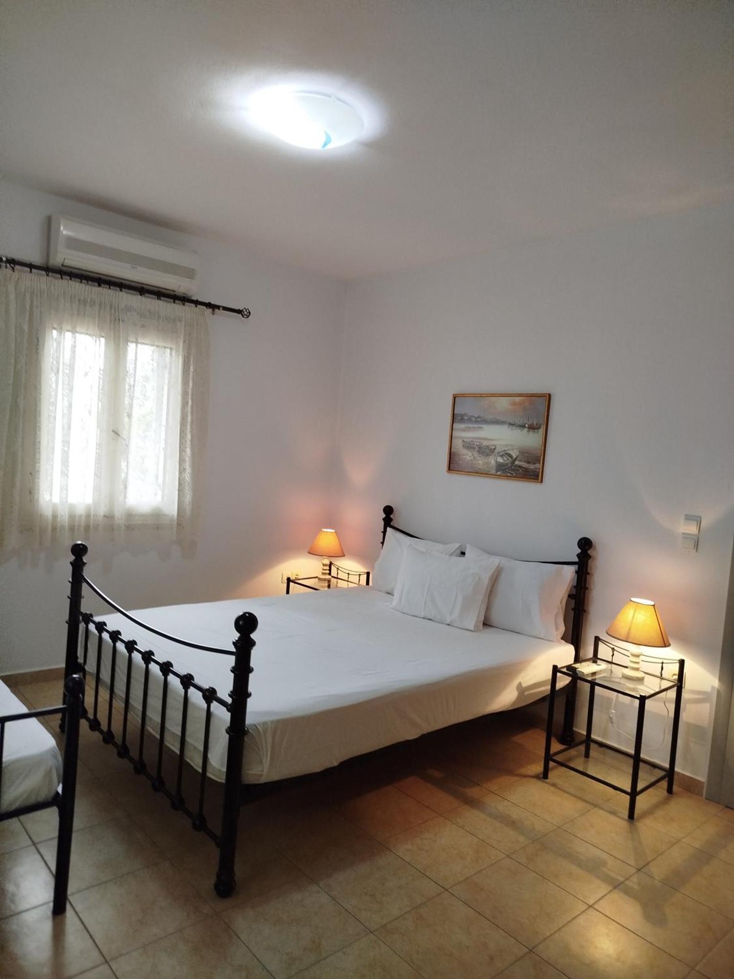 سكيروس Eleana Studios المظهر الخارجي الصورة