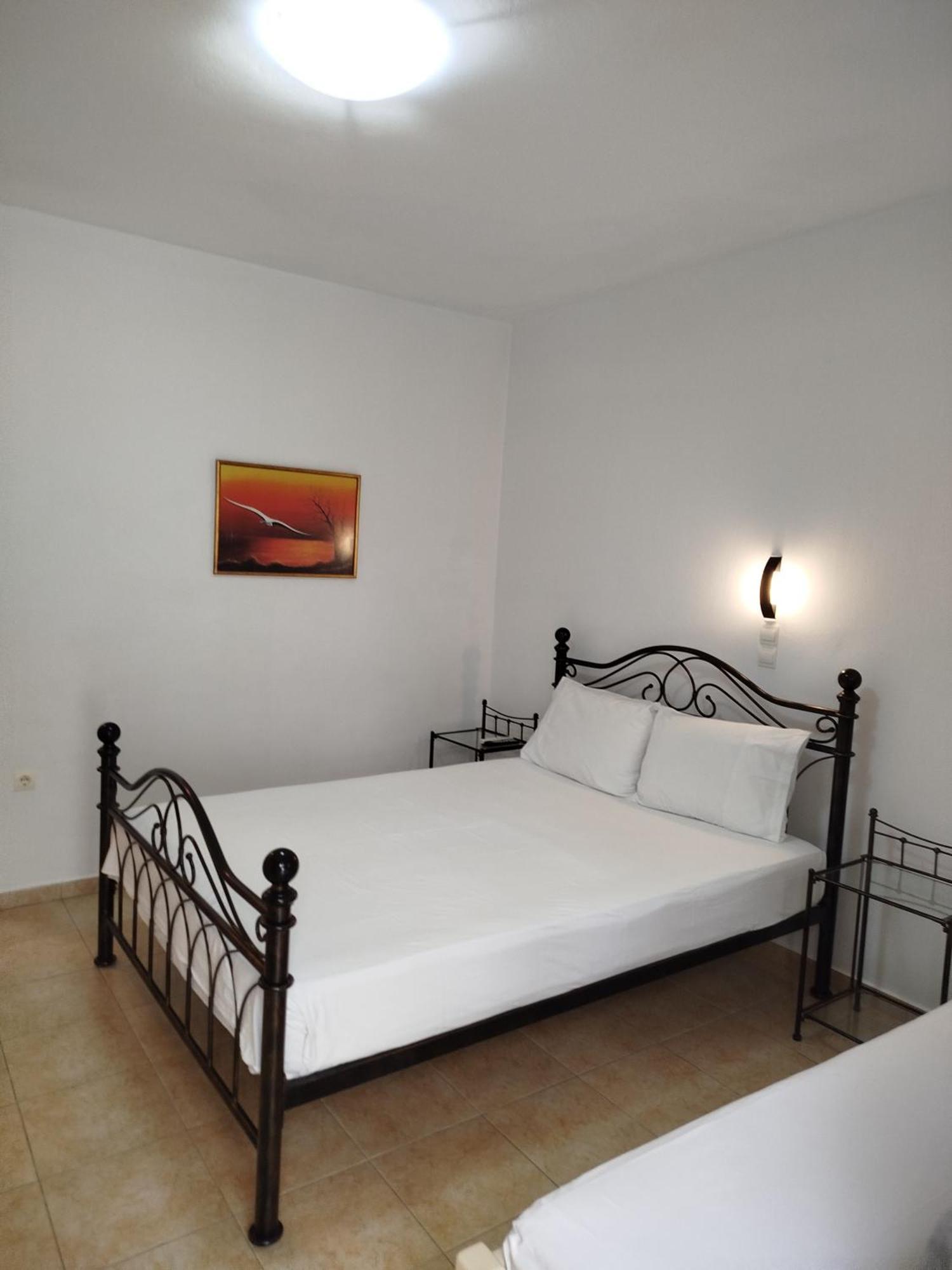 سكيروس Eleana Studios المظهر الخارجي الصورة