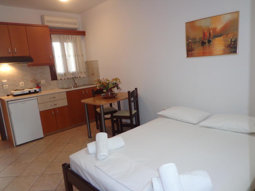 سكيروس Eleana Studios المظهر الخارجي الصورة
