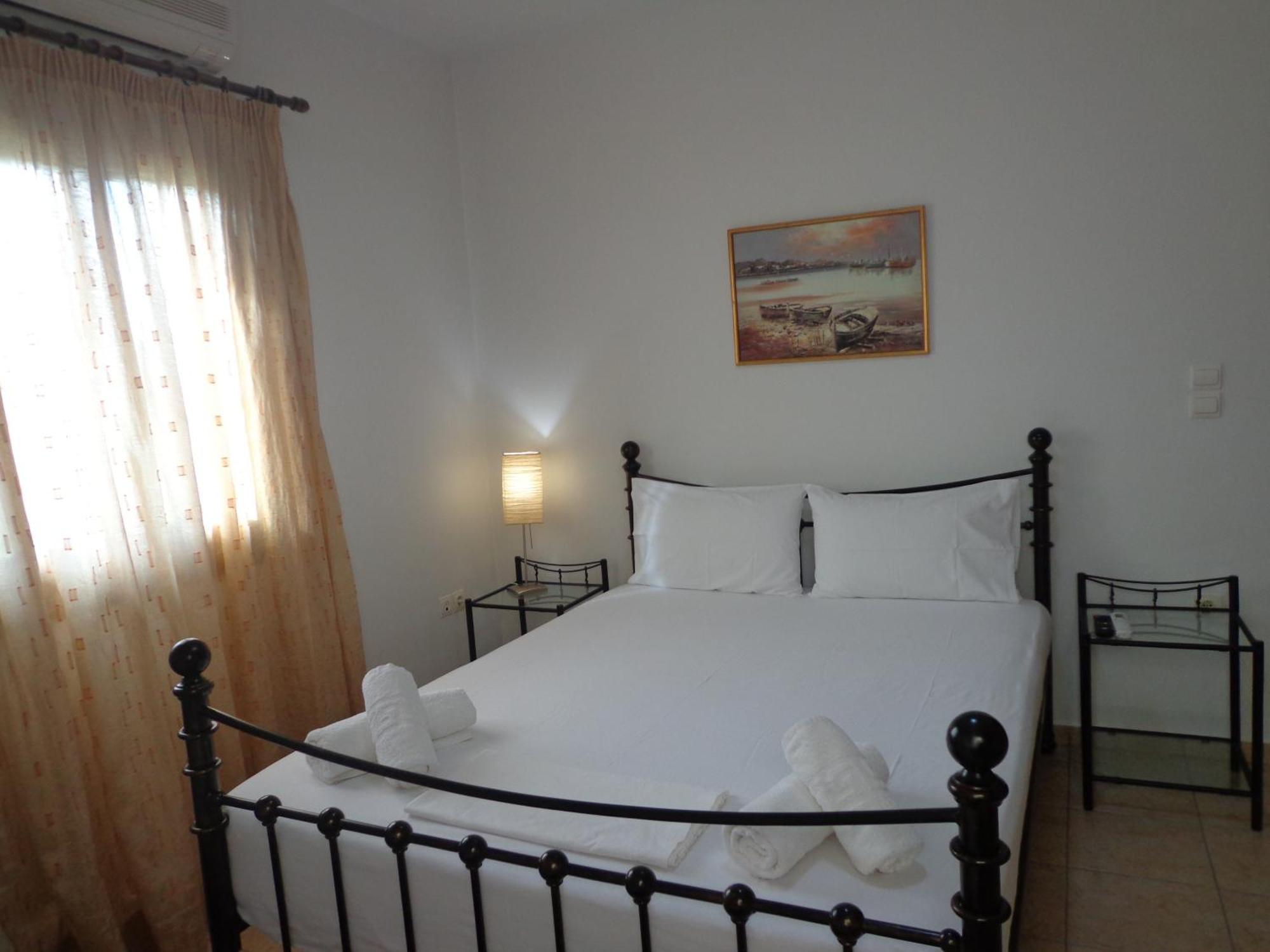 سكيروس Eleana Studios المظهر الخارجي الصورة