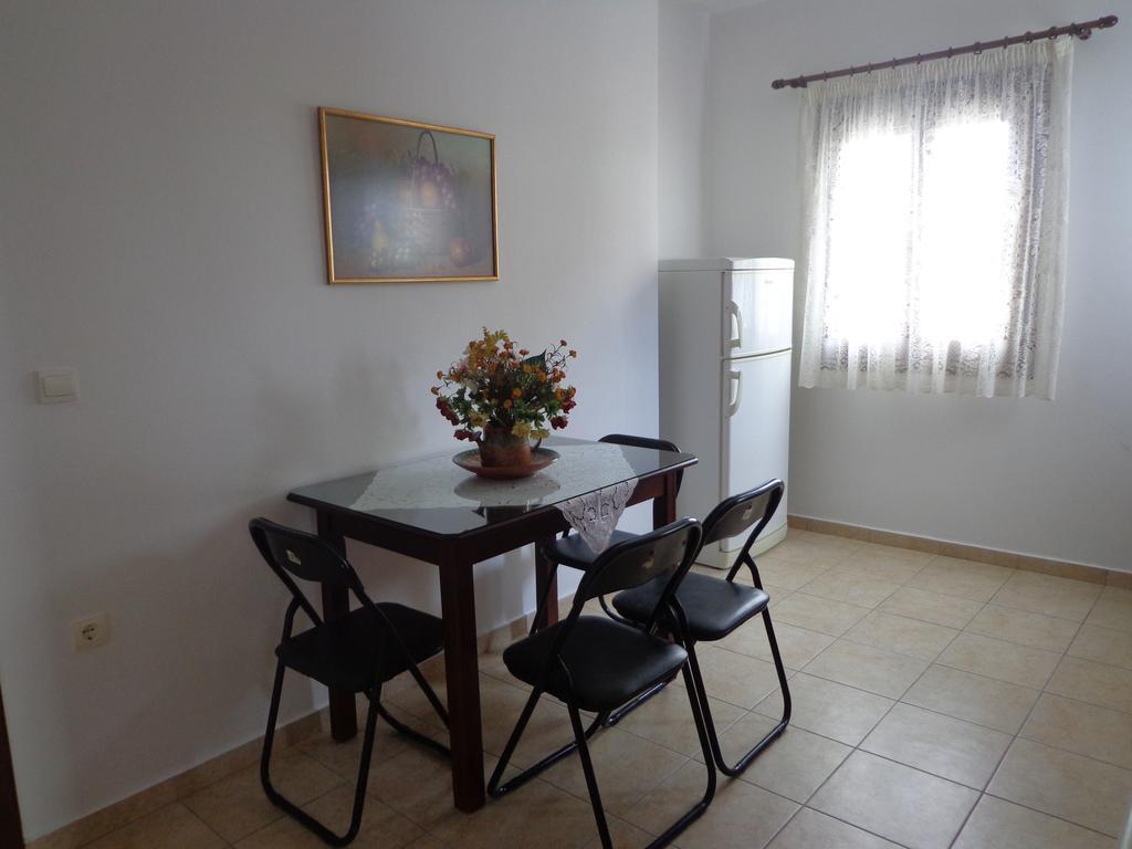 سكيروس Eleana Studios المظهر الخارجي الصورة